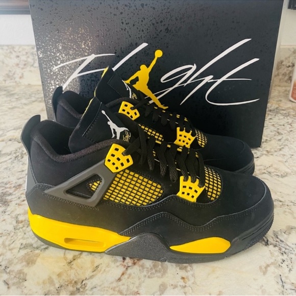 Jordan Other - 2X ⭐️HOST PICK! AIR JORDAN RETRO 4 THUNDER
